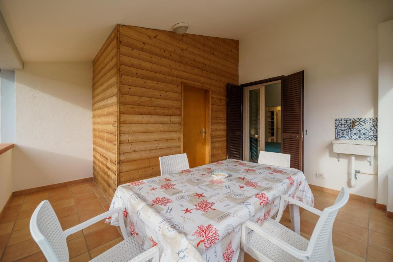 Апартаменты Casa Marisol - Goelba Марина-ди-Кампо Экстерьер фото